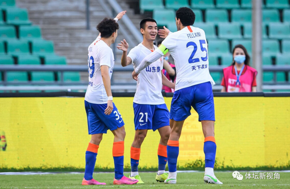  摩纳哥新援闪耀全场，独造两球助球队登顶积分榜