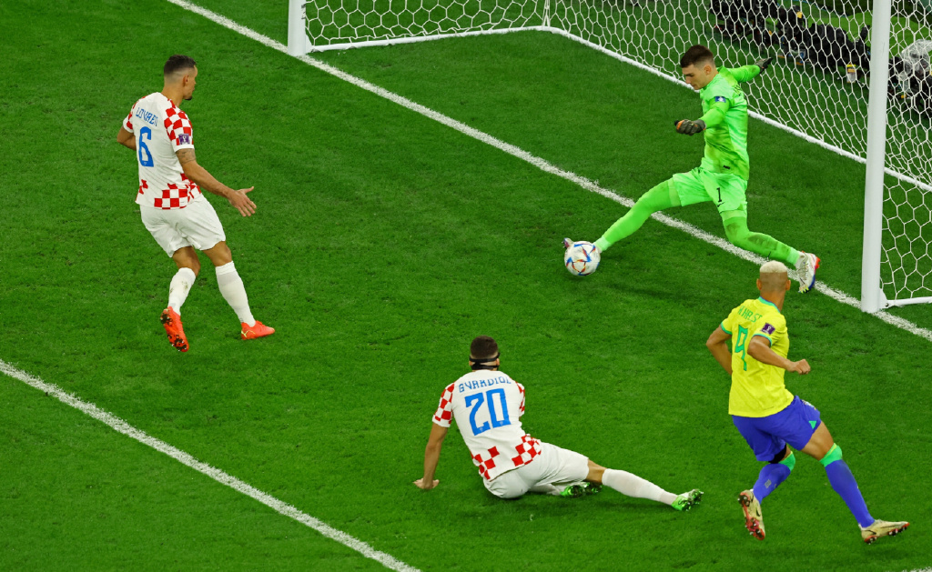  蒙彼利埃边路传中精准，高空轰炸击溃图卢兹防线